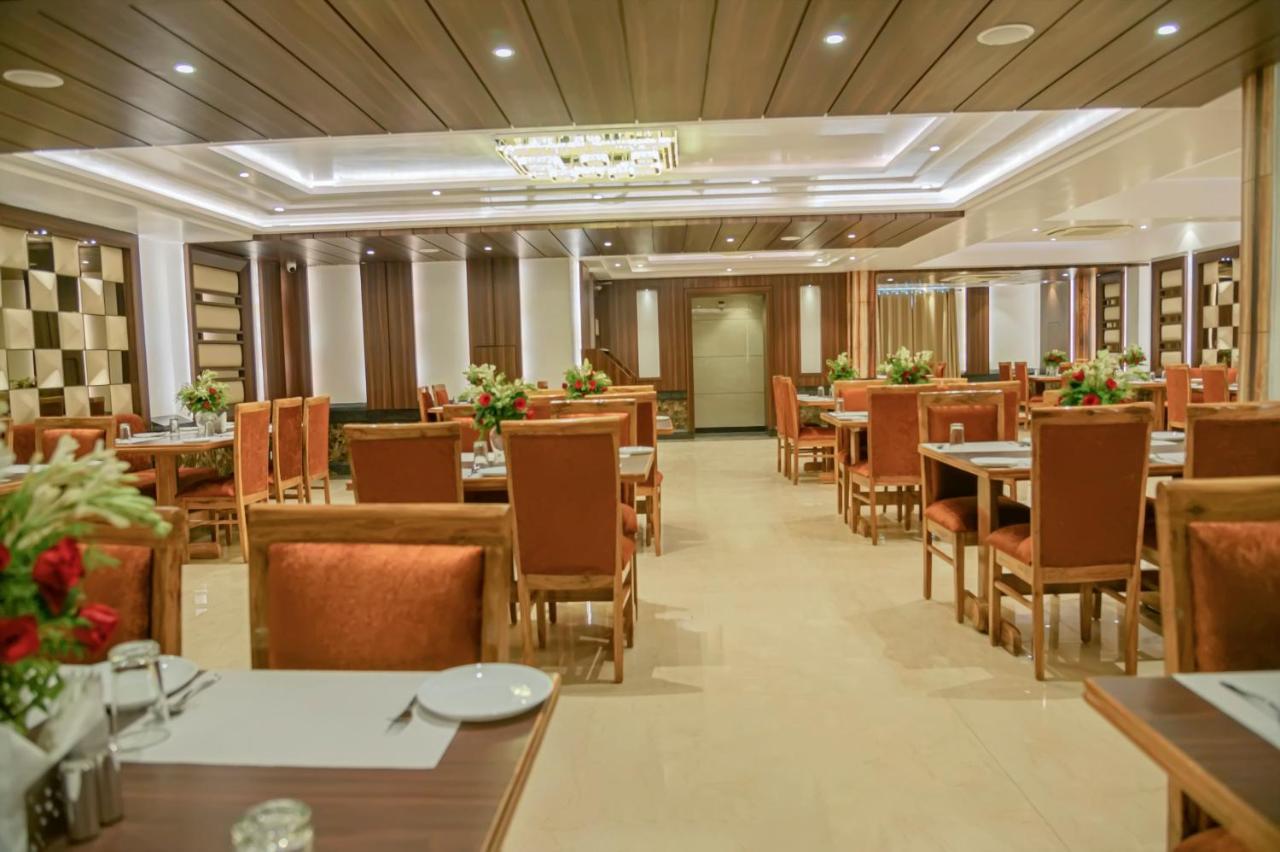 Hotel Hira Inn-10Mins From Railway Station & Bus Station Allāhābād Junction 외부 사진