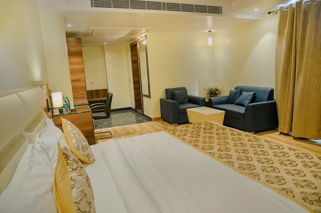 Hotel Hira Inn-10Mins From Railway Station & Bus Station Allāhābād Junction 외부 사진