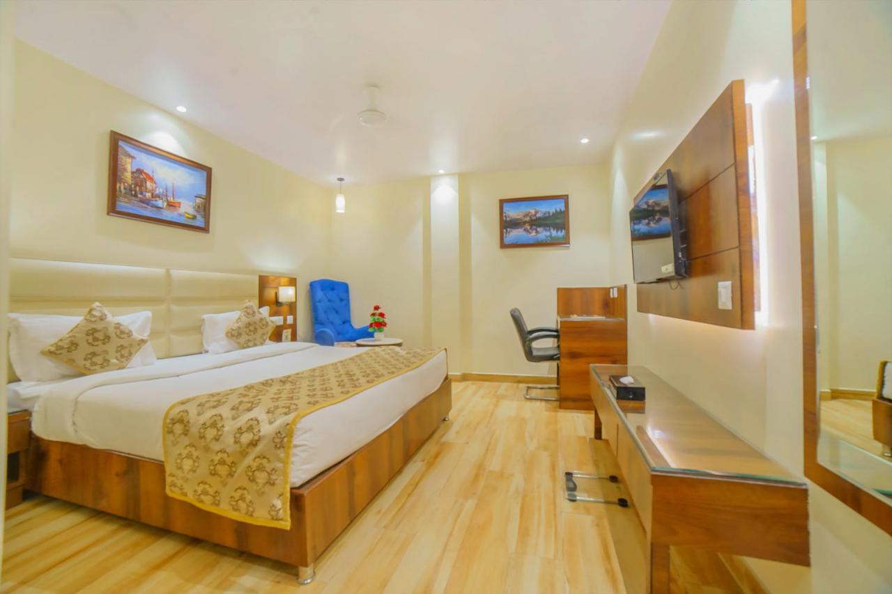 Hotel Hira Inn-10Mins From Railway Station & Bus Station Allāhābād Junction 외부 사진